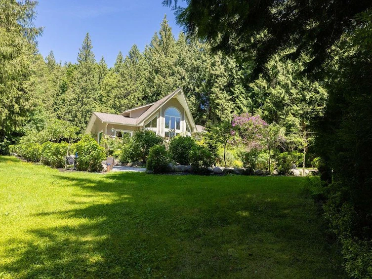 2596 Miles Road, Roberts Creek, BC, V0N 2W4 - 35