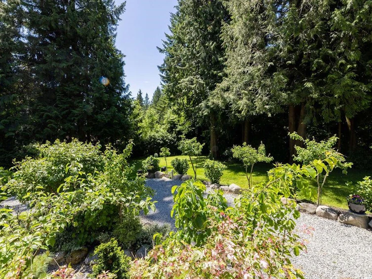 2596 Miles Road, Roberts Creek, BC, V0N 2W4 - 24