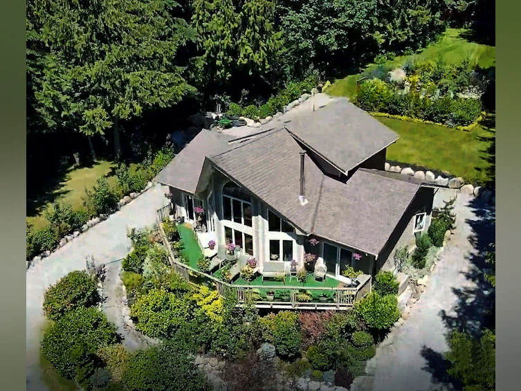 2596 Miles Road, Roberts Creek, BC, V0N 2W4 - 2