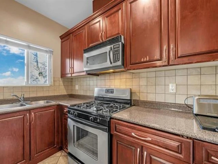12699 99 Avenue, Surrey, BC, V3V 2P6 - 8