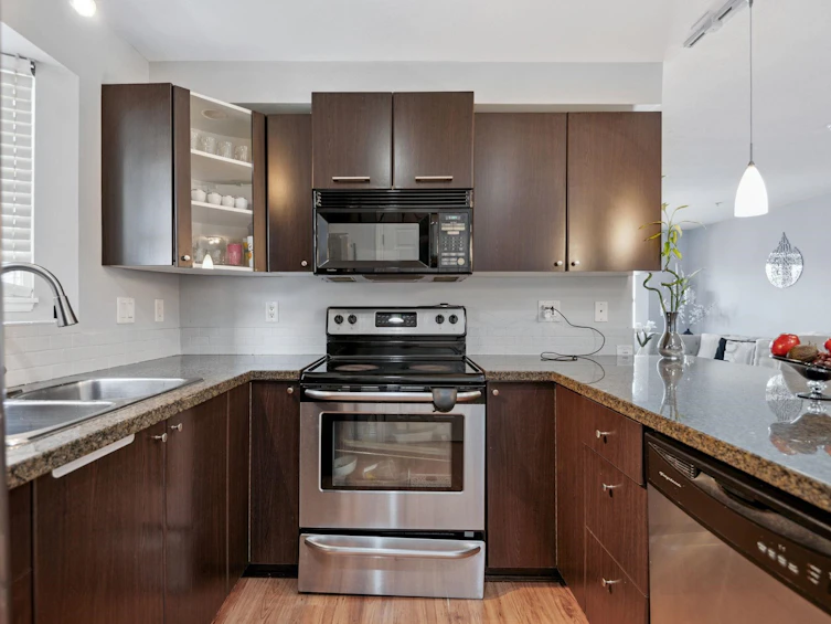 211-5454 198 Street, Langley, BC, V3A 1G2 - 14