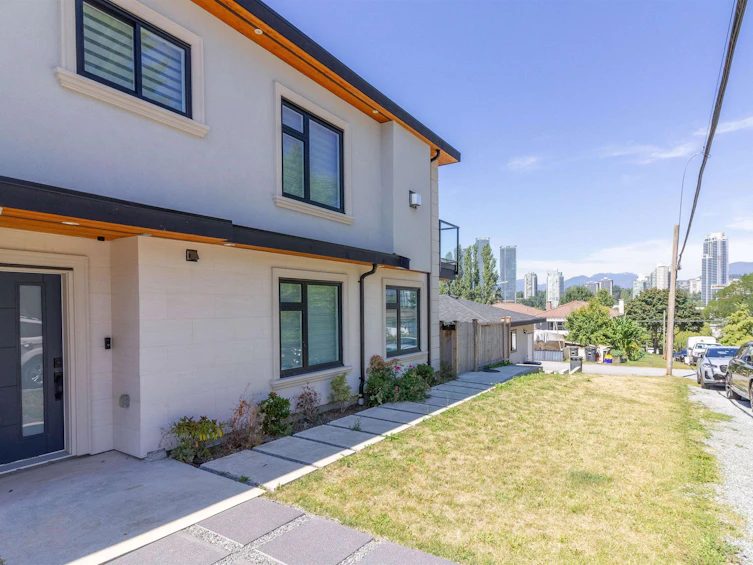 3087 Royal Oak Avenue, Burnaby, BC, V5G 4H5 - 2