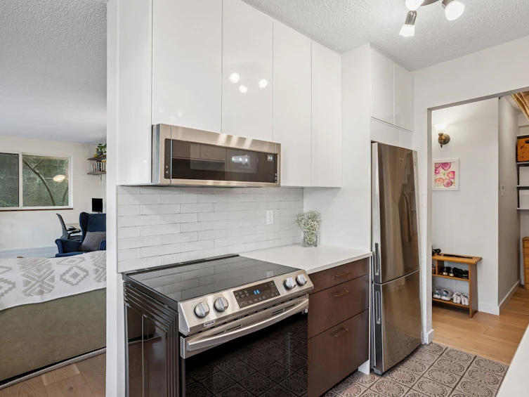 113-2033 Triumph Street, Vancouver, BC, V5L 4X3 - 10