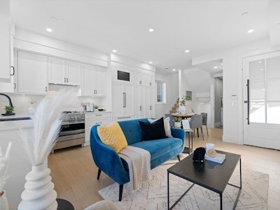 2-2447 E 41st Avenue - 2
