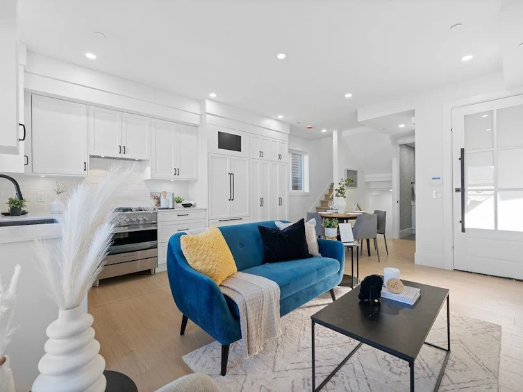 2-2447 E 41st Avenue, Vancouver, BC, V5R 2W2 - 2