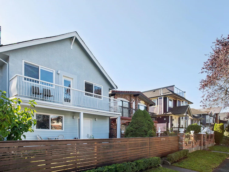 2790 Napier Street, Vancouver, BC, V5K 2W8 - 2