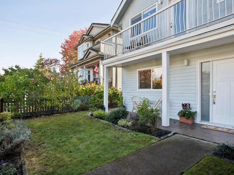 2790 Napier Street, Vancouver, BC, V5K 2W8 - 3