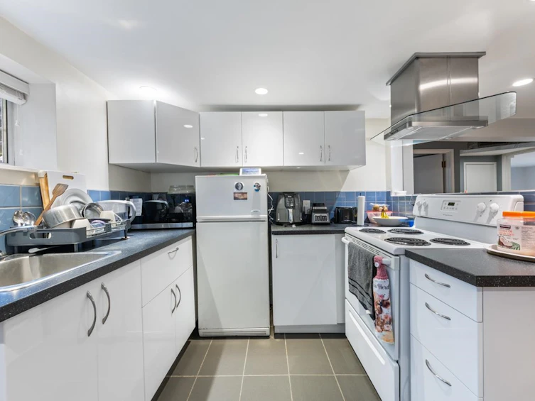2125 E 5th Avenue, Vancouver, BC, V5N 1M5 - 22