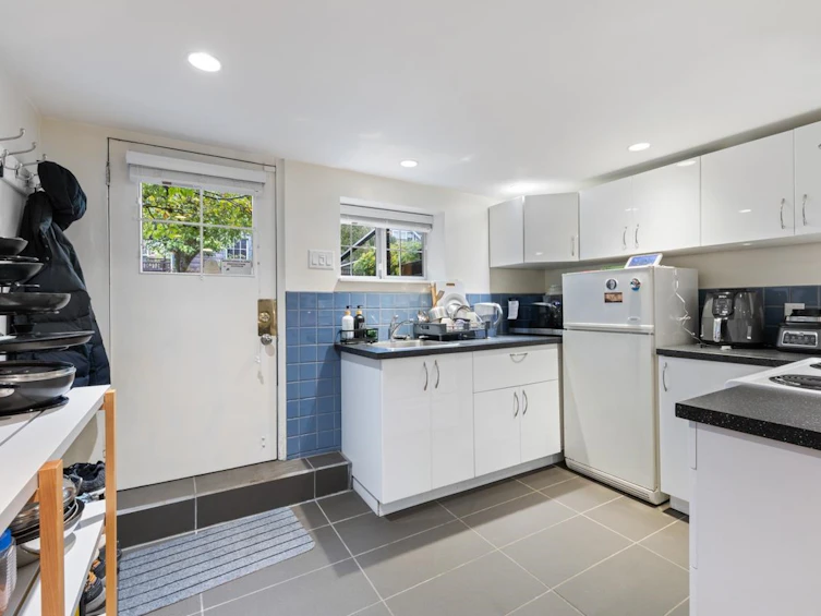 2125 E 5th Avenue, Vancouver, BC, V5N 1M5 - 31
