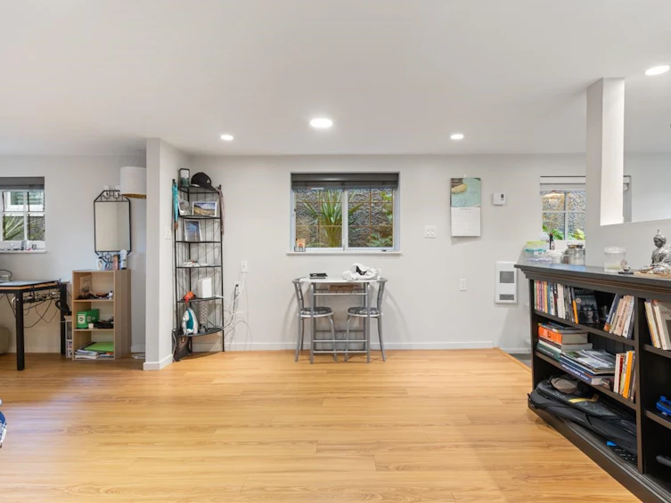 2125 E 5th Avenue, Vancouver, BC, V5N 1M5 - 23