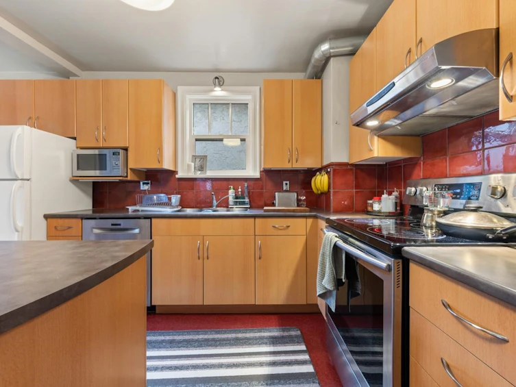 2125 E 5th Avenue, Vancouver, BC, V5N 1M5 - 9