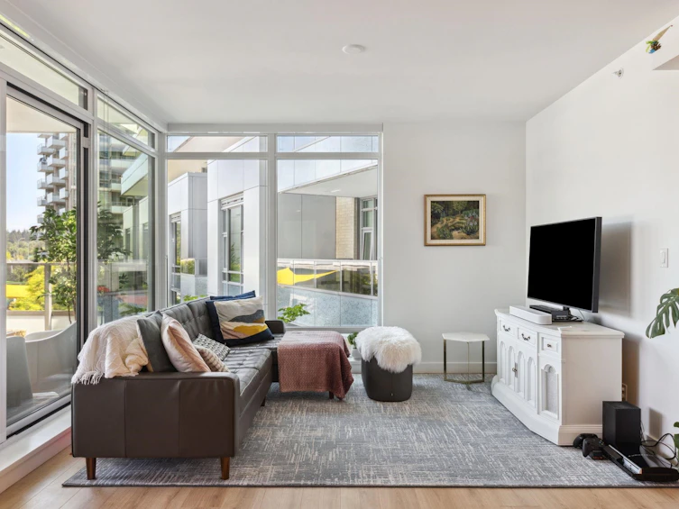 404-1500 Fern Street, North Vancouver, BC, V7J 0E6 - 3