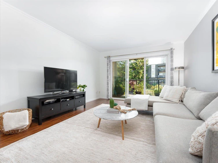 301-155 E 5th Street, North Vancouver, BC, V7L 1L3 - 4