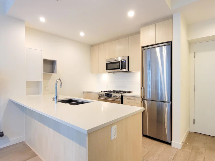 706-9080 University Crescent, Burnaby, BC, V5A 0B7 - 6