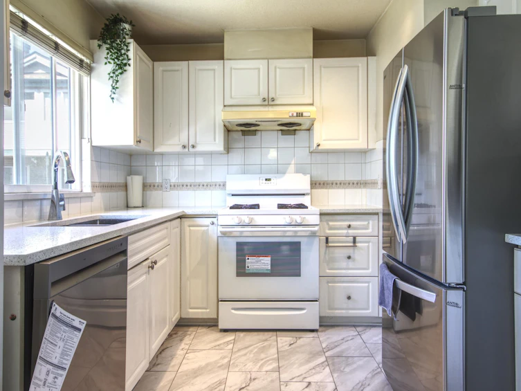 44-22800 Windsor Court, Richmond, BC, V6V 2X6 - 3