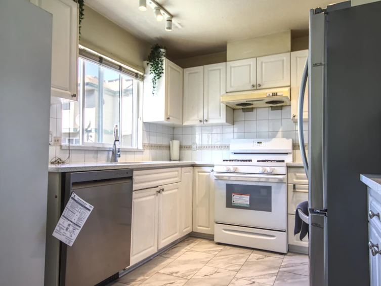 44-22800 Windsor Court, Richmond, BC, V6V 2X6 - 4