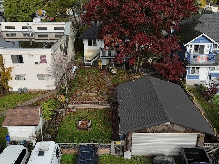 313 E 13th Street, North Vancouver, BC, V7L 2L9 - 2