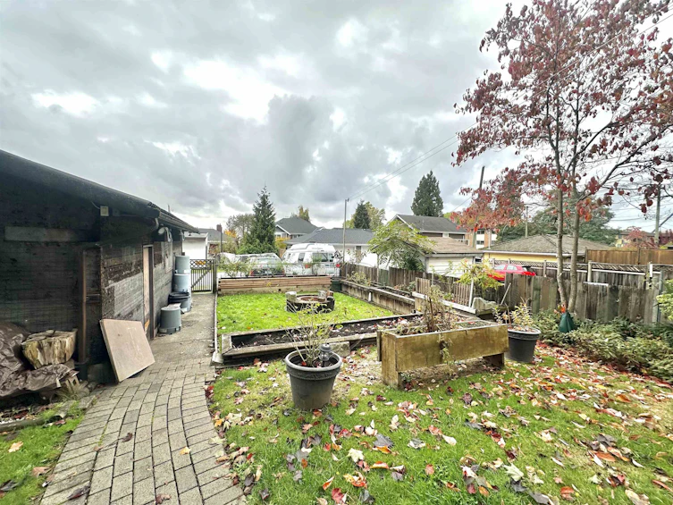 313 E 13th Street, North Vancouver, BC, V7L 2L9 - 12
