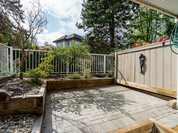4-7179 18th Avenue, Burnaby, BC, V3N 1H2 - 2