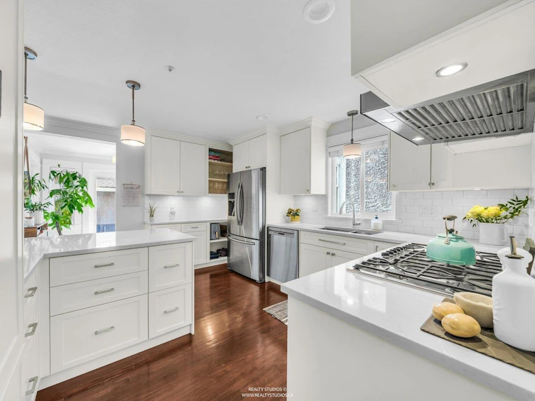2702 W 15th Avenue, Vancouver, BC, V6K 2Z8 - 13
