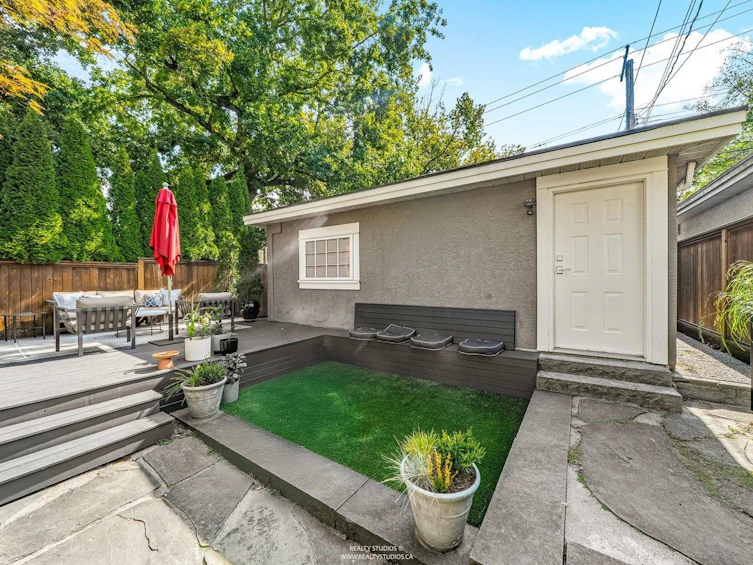 2702 W 15th Avenue, Vancouver, BC, V6K 2Z8 - 21