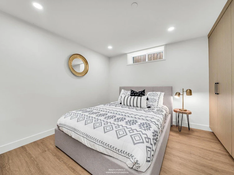 2702 W 15th Avenue, Vancouver, BC, V6K 2Z8 - 37