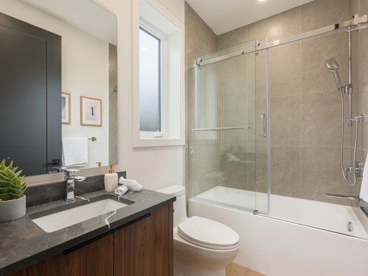 3468 Franklin Street, Vancouver, BC, V5K 1Y3 - 8