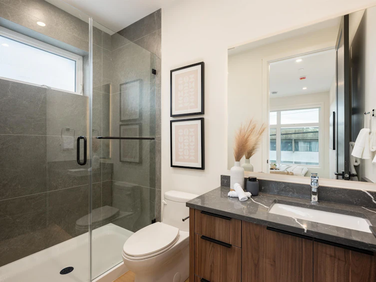 3468 Franklin Street, Vancouver, BC, V5K 1Y3 - 6