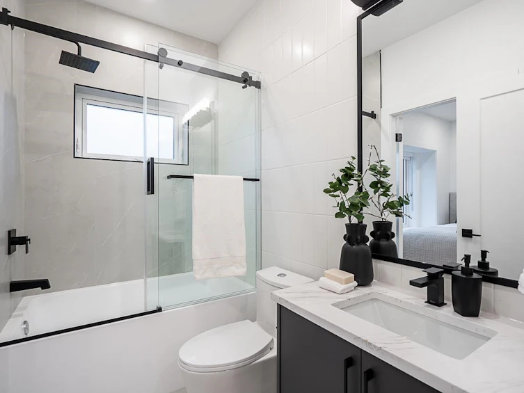 2331 E 49th Avenue, Vancouver, BC, V5S 1J3 - 19