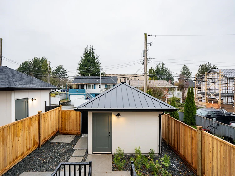 2331 E 49th Avenue, Vancouver, BC, V5S 1J3 - 29