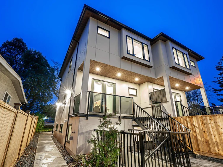 2331 E 49th Avenue, Vancouver, BC, V5S 1J3 - 32