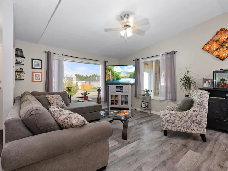 33-45918 Knight Road, Chilliwack, BC, V2R 3X5 - 2