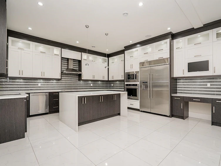 9249 119a Street, Delta, BC, V4C 6P4 - 9