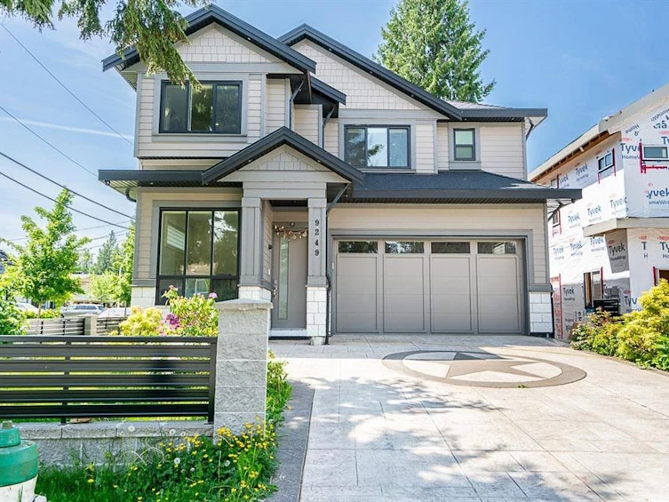 9249 119a Street, Delta, BC, V4C 6P4