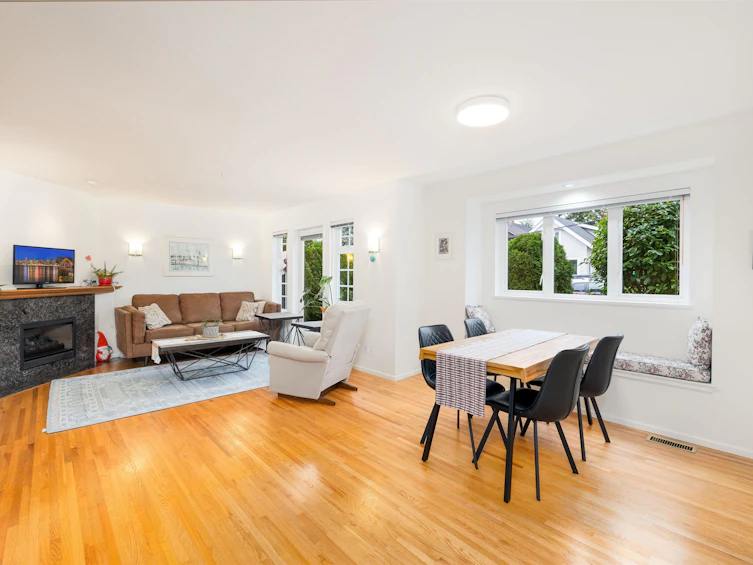 2718 W 3rd Avenue, Vancouver, BC, V6K 1M5 - 3
