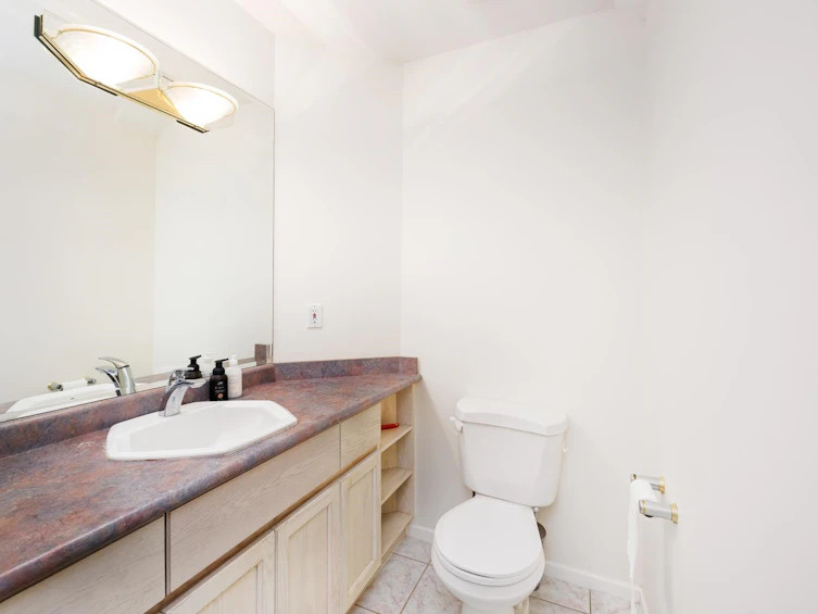 2718 W 3rd Avenue, Vancouver, BC, V6K 1M5 - 20