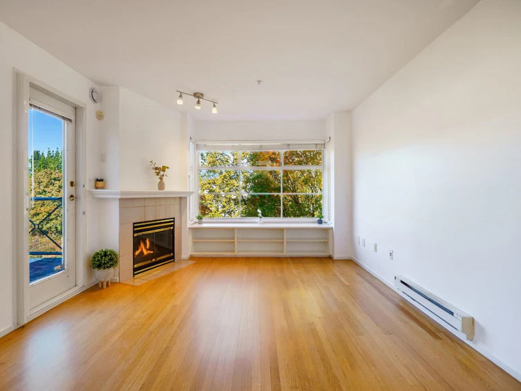 410-2388 Triumph Street, Vancouver, BC, V5L 1L5 - 3