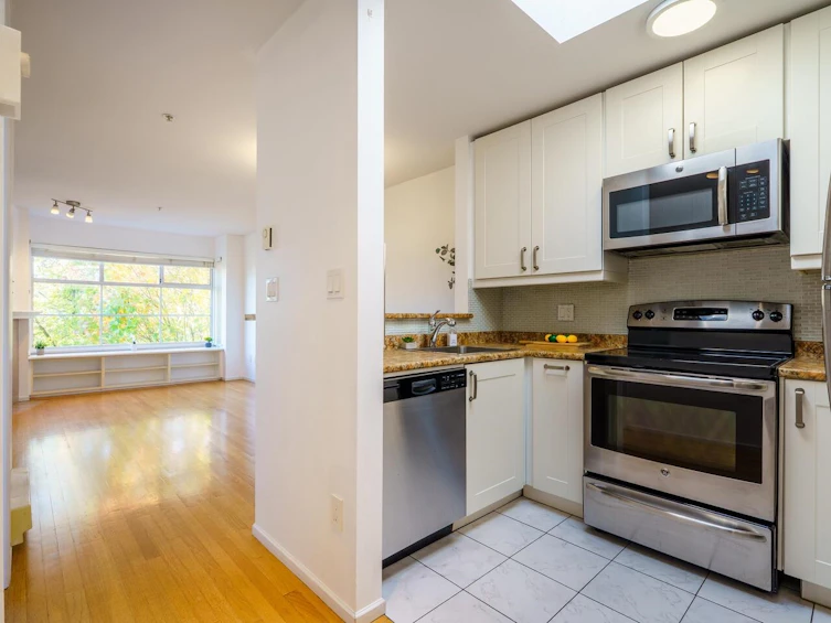 410-2388 Triumph Street, Vancouver, BC, V5L 1L5 - 13