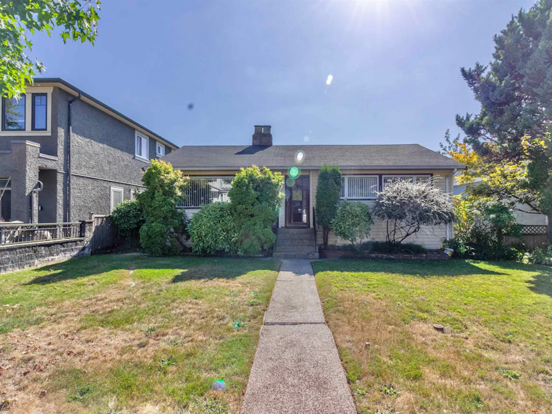 4342 Parker Street, Burnaby BC V5C 3C5