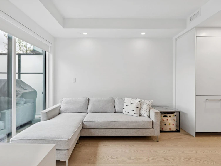 112-650 E 2nd Street, North Vancouver, BC, V7L 1E3 - 9