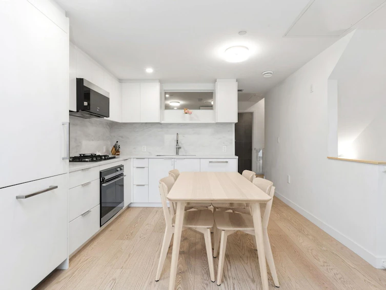112-650 E 2nd Street, North Vancouver, BC, V7L 1E3 - 6