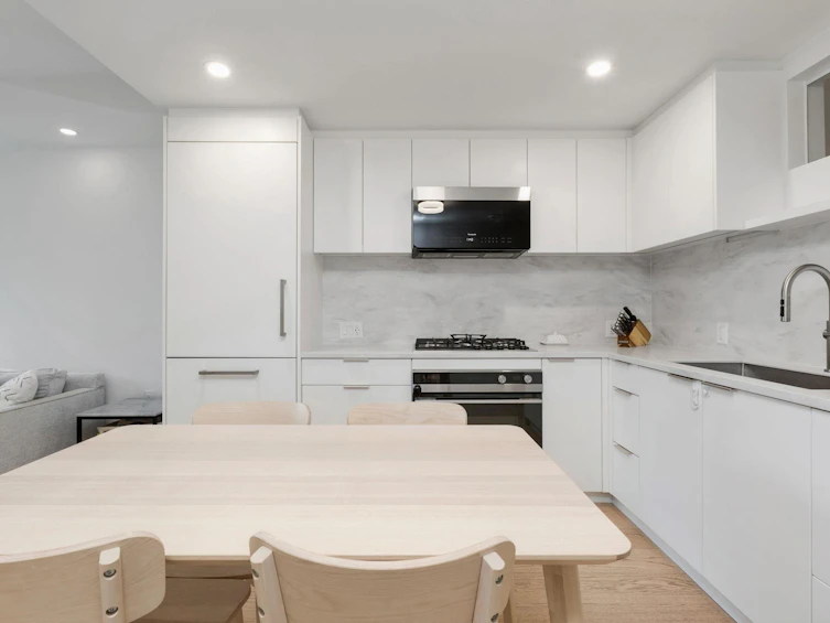 112-650 E 2nd Street, North Vancouver, BC, V7L 1E3 - 3