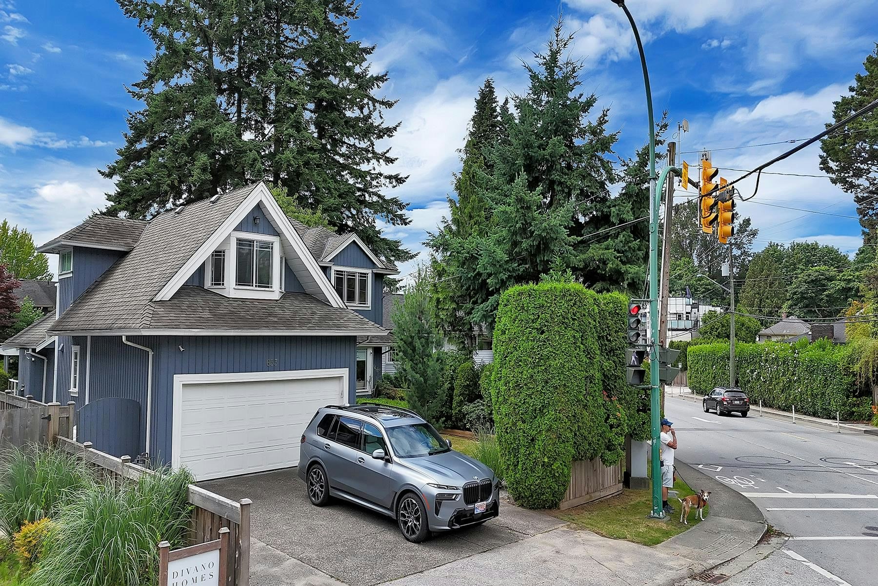 633 Fir Street, North Vancouver, BC, V7M 1W3