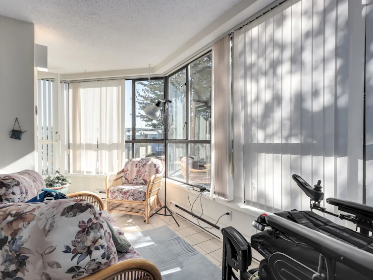G01-1490 Pennyfarthing Drive, Vancouver, BC, V6J 4Z3 - 6