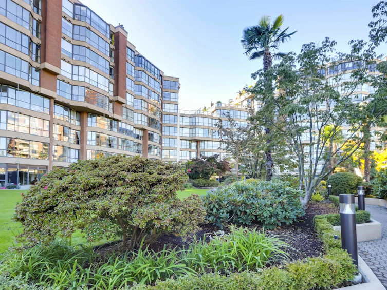 G01-1490 Pennyfarthing Drive, Vancouver, BC, V6J 4Z3 - 13