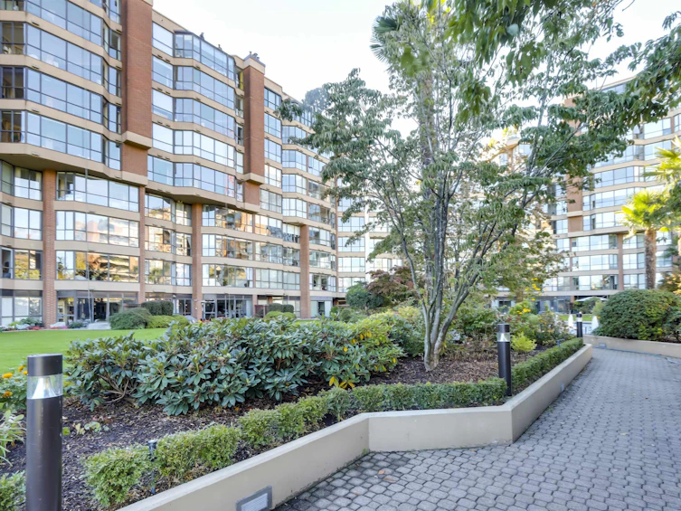 G01-1490 Pennyfarthing Drive, Vancouver, BC, V6J 4Z3 - 12