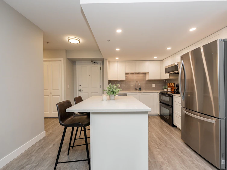 204-285 Newport Drive, Port Moody, BC, V3H 5J6 - 3
