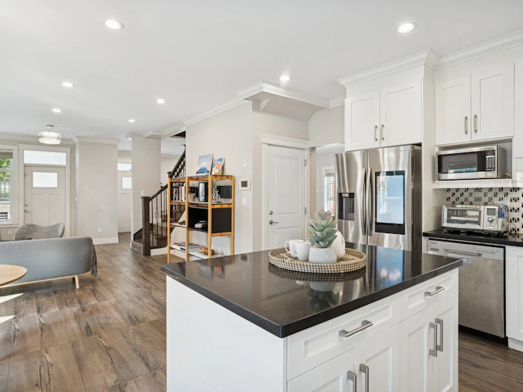 102-910 Delestre Avenue, Coquitlam, BC, V3K 2G6 - 6