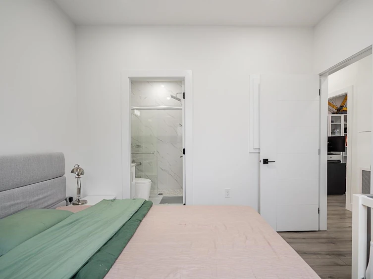 #2-4675 Canada Way, Burnaby, BC, V5G 1K9 - 15