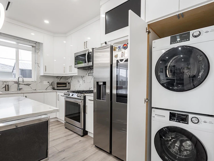 #2-4675 Canada Way, Burnaby, BC, V5G 1K9 - 20